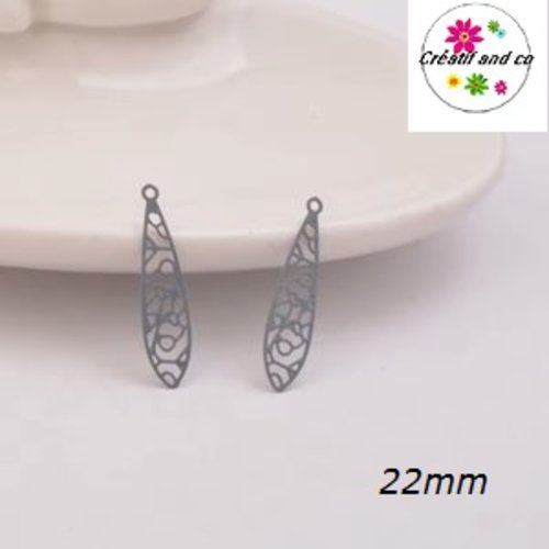 Breloque estampe tige grise claire 22mm