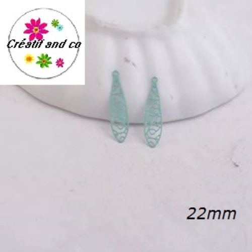 Breloque estampe tige vert paon  22mm