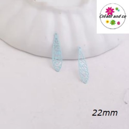 Breloque estampe tige bleu claire 22mm