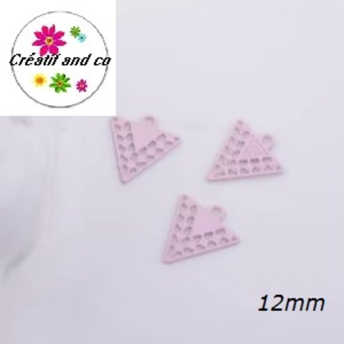 Breloque estampe petit triangle rose 12mm