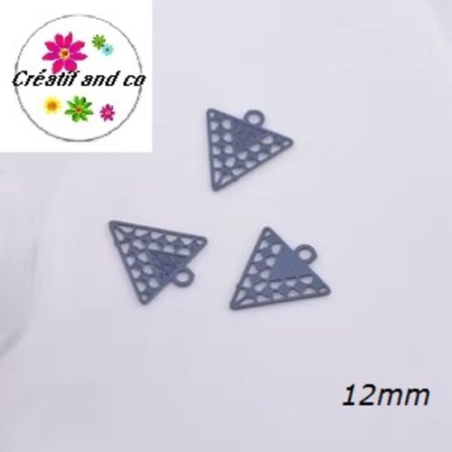 Breloque estampe petit triangle gris foncé 12mm
