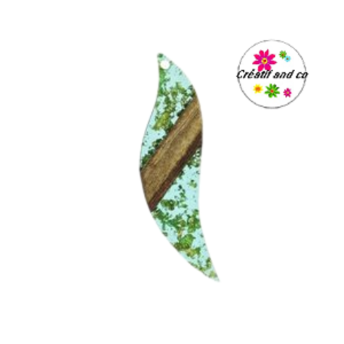 Pendentif feuille résine et bois vert et feuille d'or  51mm