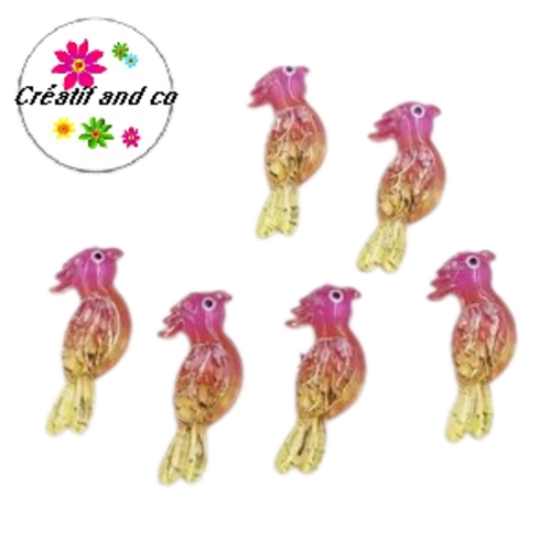 Breloque perroquet fuschia/rose/jaune 30mm