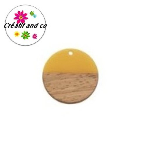 Pendentif rond bois et résine jaune 30mm