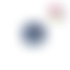 Bouton en bois vernis fleur bleu foncé  20mm