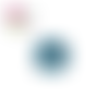 Bouton en bois vernis fleur bleu  20mm