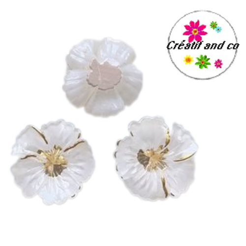 Breloque fleur blanche 15mm