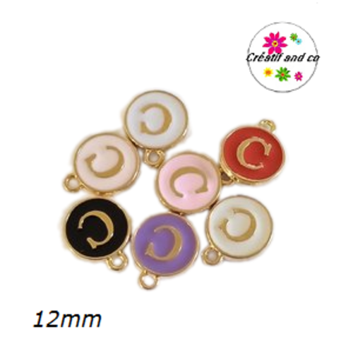 Breloque médaillon lettre alphabet c