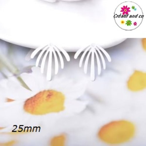 Breloque estampe forme éventail blanc 25mm