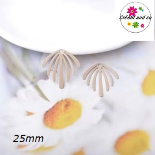 Breloque estampe forme éventail camel 25mm