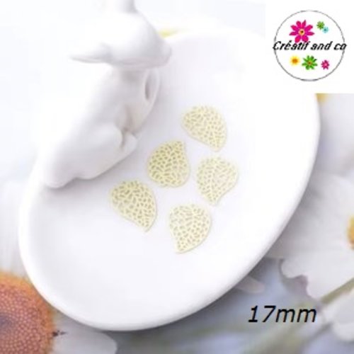 Breloque estampe feuille crème 17mm