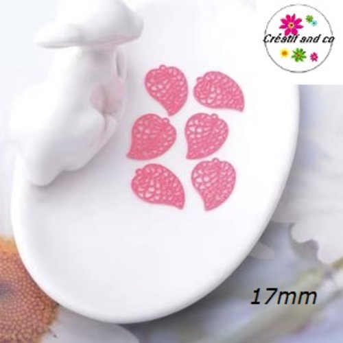 Breloque estampe feuille rose fluo 17mm