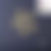 Breloque estampe feuille dorée 17mm