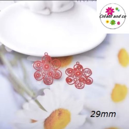 Breloque estampe fleur rouge 29mm
