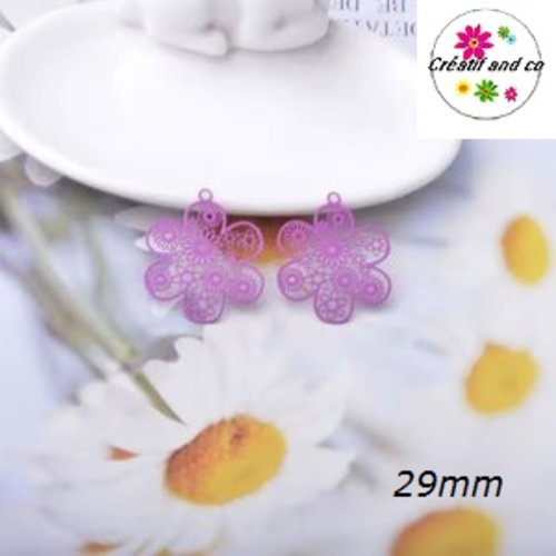 Breloque estampe fleur violine 29mm