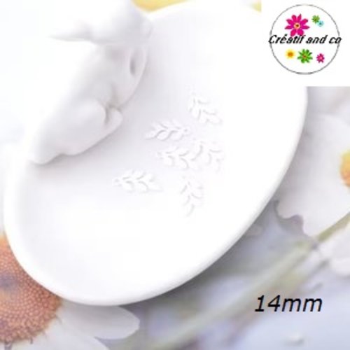 Breloque estampe feuille blanche 14mm