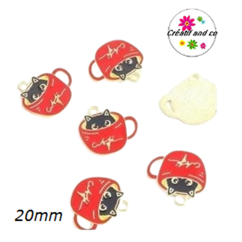 Breloque chat noir dans tasse rouge émail