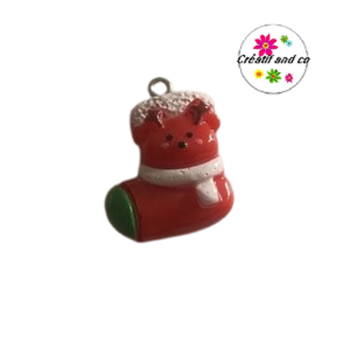 Breloque chaussette de noël et sa tête de cerf vernis  résine