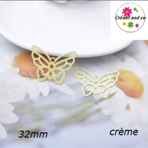 Breloque estampe connecteur papillon crème  32mm