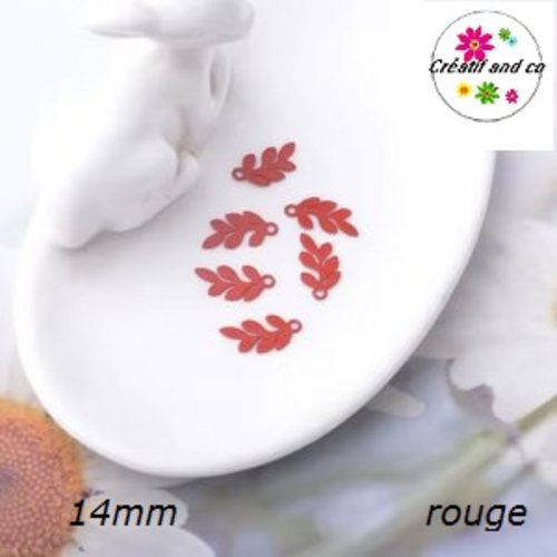 Breloque estampe mini feuille rouge 14mm