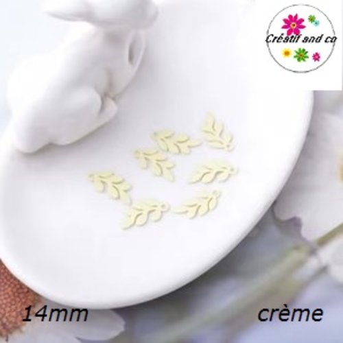 Breloque estampe mini feuille beige-crème 14mm