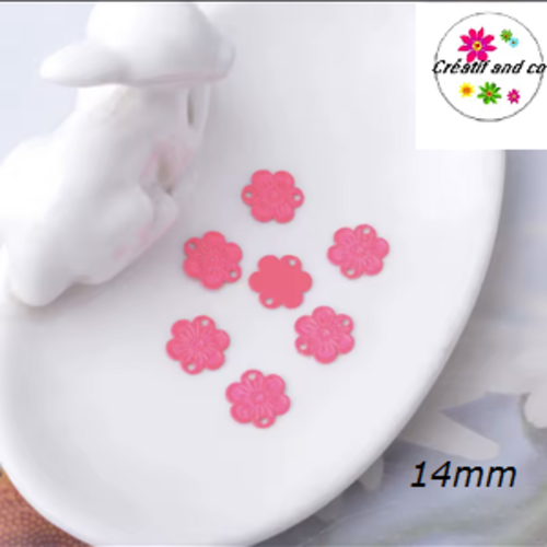 Connecteur estampe petite fleur de prunier rose flashy 10mm