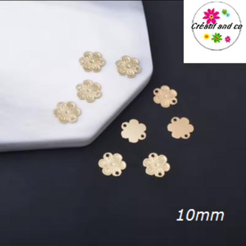 Connecteur estampe petite fleur de prunier dorée 10mm