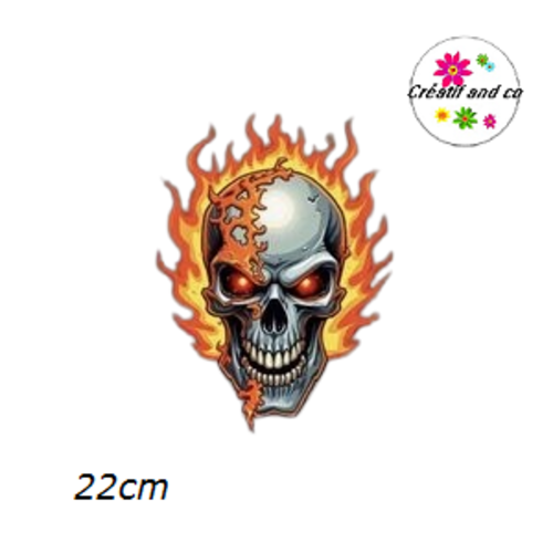 Transfert thermocollant grande tête de mort flamboyante  22cm