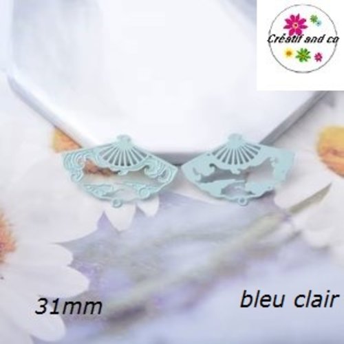 Breloque estampe connecteur éventail bleu clair 31mm