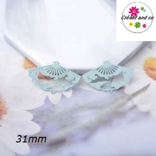 Breloque estampe connecteur éventail bleu clair 31mm