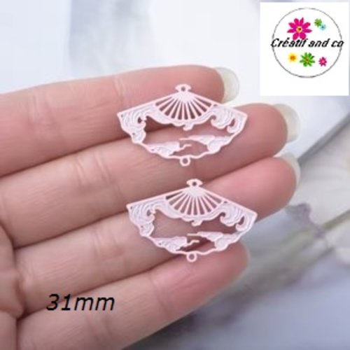 Breloque estampe connecteur éventail rose 31mm