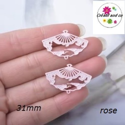 Breloque estampe connecteur éventail rose 31mm