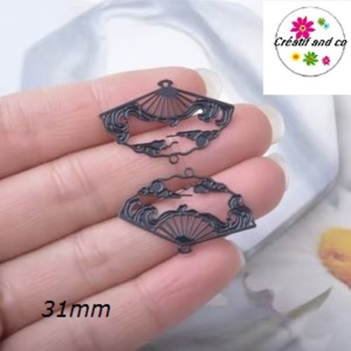 Breloque estampe connecteur éventail noir 31mm