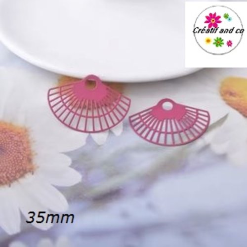 Breloque estampe fleur violine 35mm