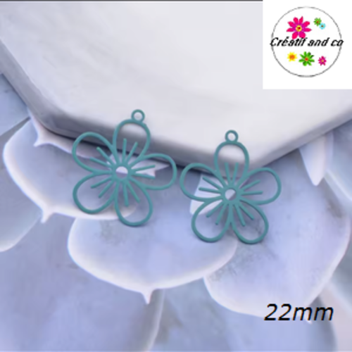 Breloque estampe fleur de prunier verte 22mm