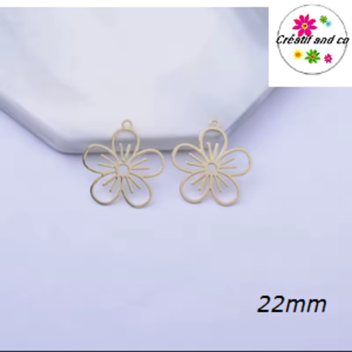 Breloque estampe fleur de prunier dorée 22mm