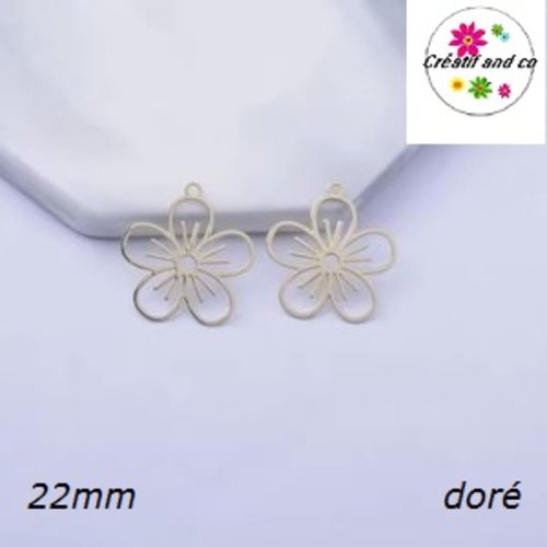 Breloque estampe fleur de prunier dorée 22mm