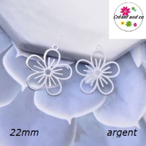 Breloque estampe fleur de prunier argent 22mm
