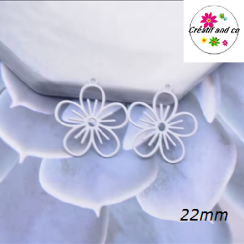 Breloque estampe fleur de prunier blanche 22mm