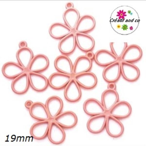 Breloque fleur creuse rose métal 19mm