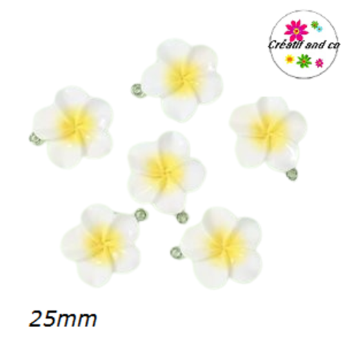 Breloque fleur blanche  25mm