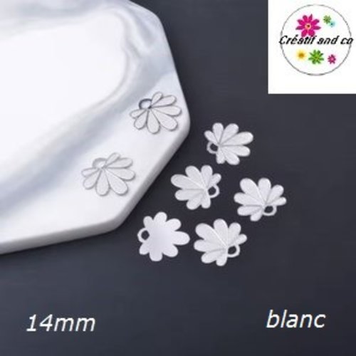 Breloque estampe pétale de fleur blanche 14mm