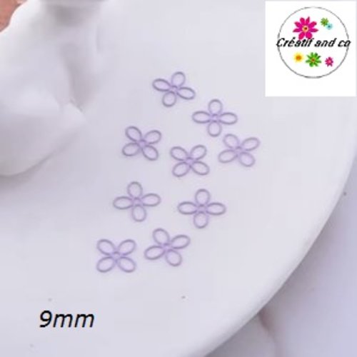 Breloque estampe petite fleur parme 9mm