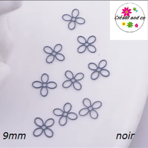 Breloque estampe petite fleur noire 9mm
