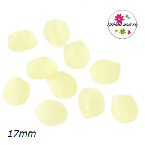 Breloque feuille jaune claire mate 17mm
