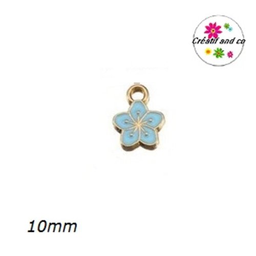 Breloque petite fleur de prunier bleue émail 10mm