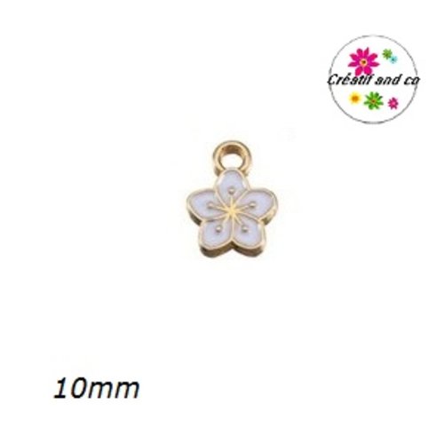 Breloque petite fleur de prunier blanche émail 10mm