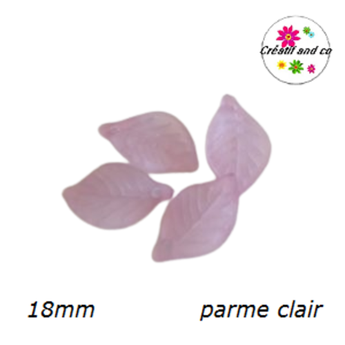Breloque feuille parme claire mate 18mm