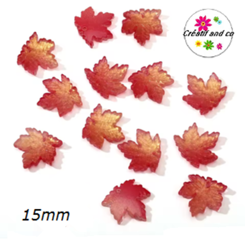 Breloque feuille d'érable rouge en verre 15mm