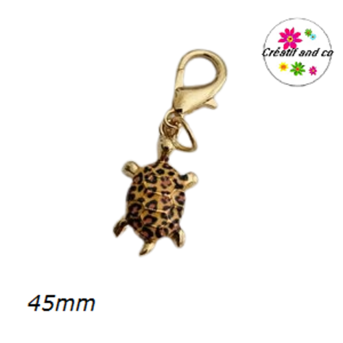 Charm's tortue motif léopard émail 45mm